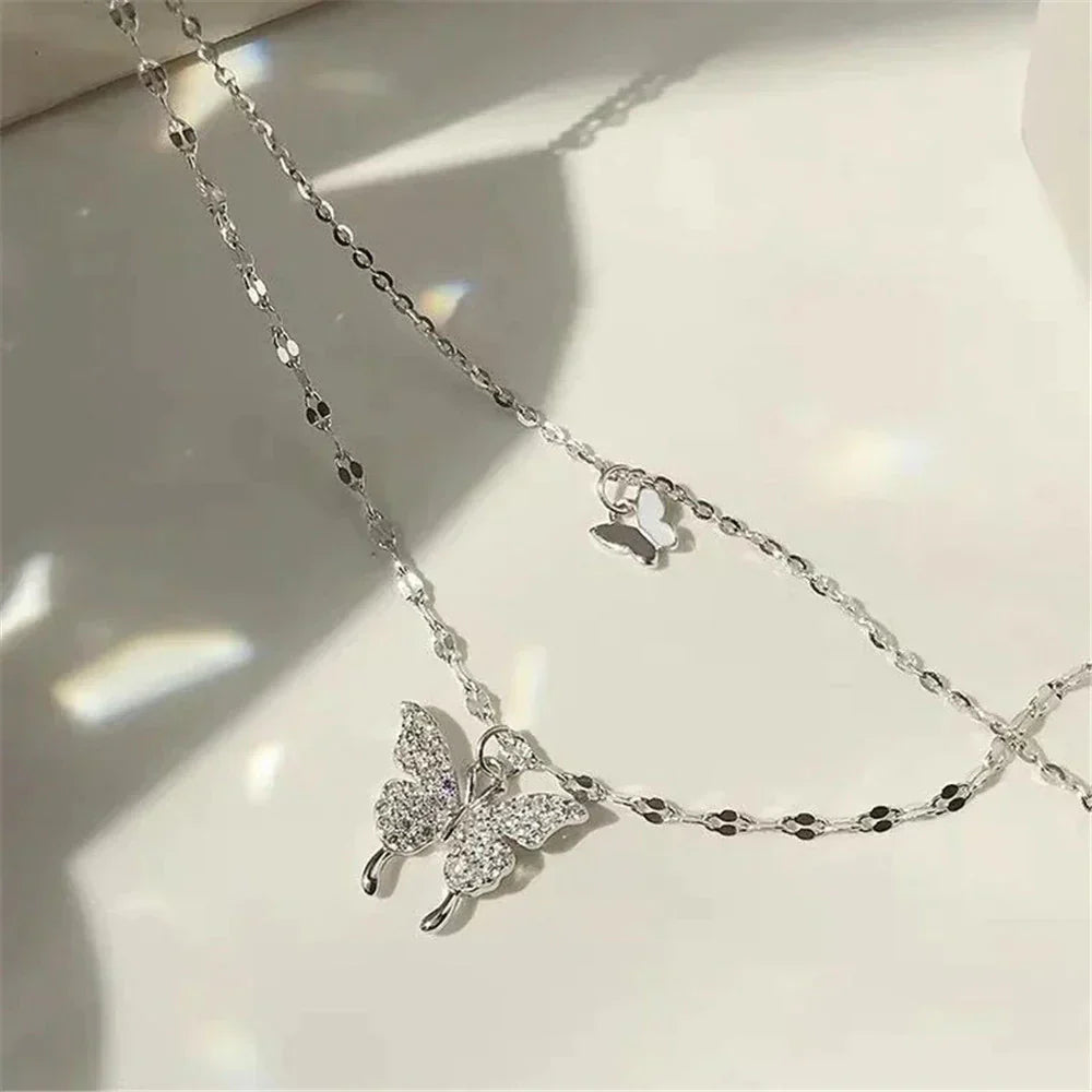 Vivienne | Elegant silver necklace set with a shimmering butterfly pendant