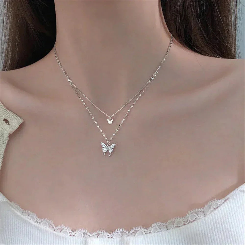 Vivienne | Elegant silver necklace set with a shimmering butterfly pendant