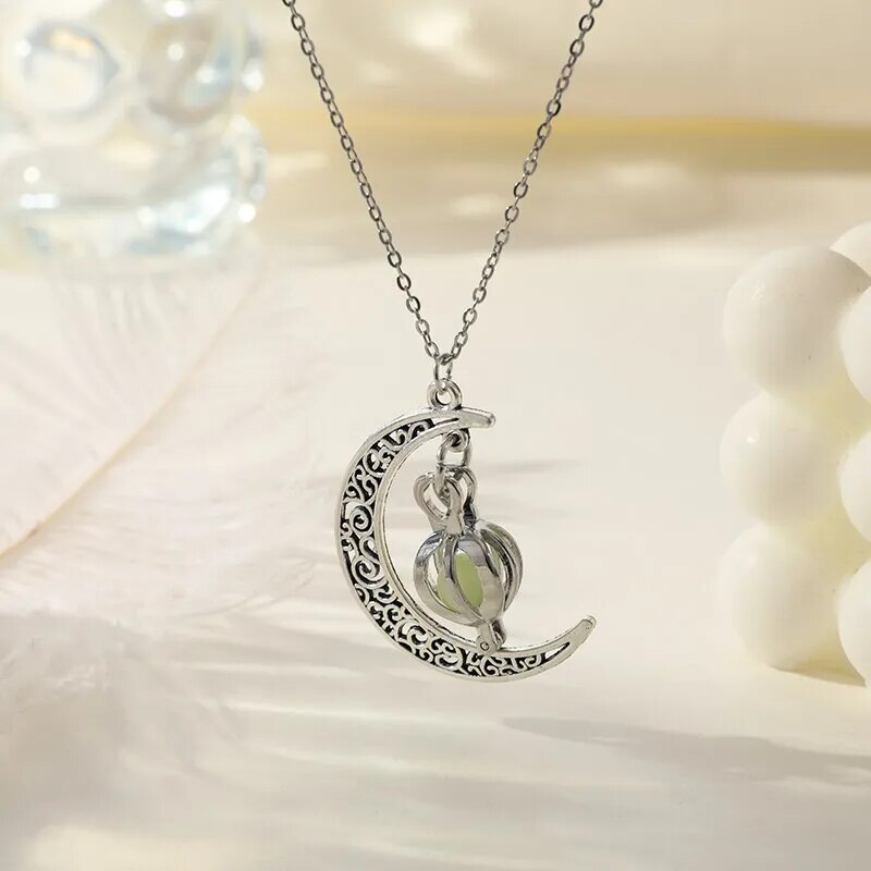 Riley Moonstone Necklace |
