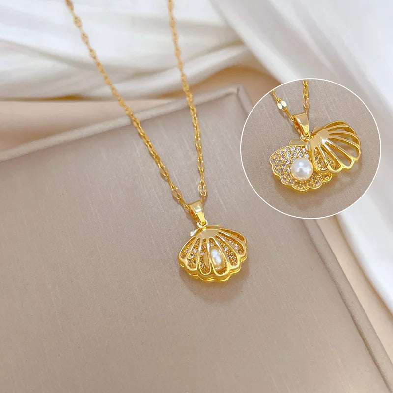 Ocean-inspired shell and pearl necklace
