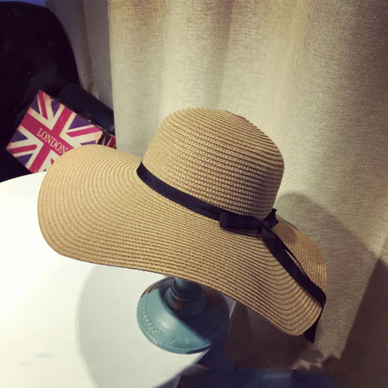 Malira | Women's wide-brimmed straw Panama hat with an elegant bow