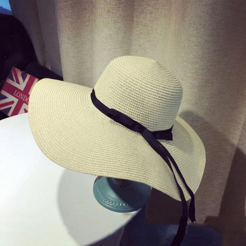 Malira | Women's wide-brimmed straw Panama hat with an elegant bow