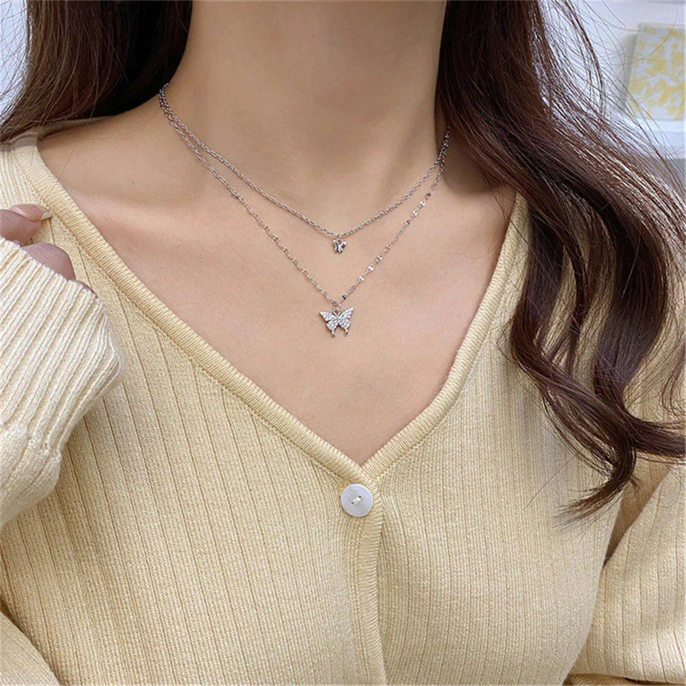 Vivienne | Elegant silver necklace set with a shimmering butterfly pendant