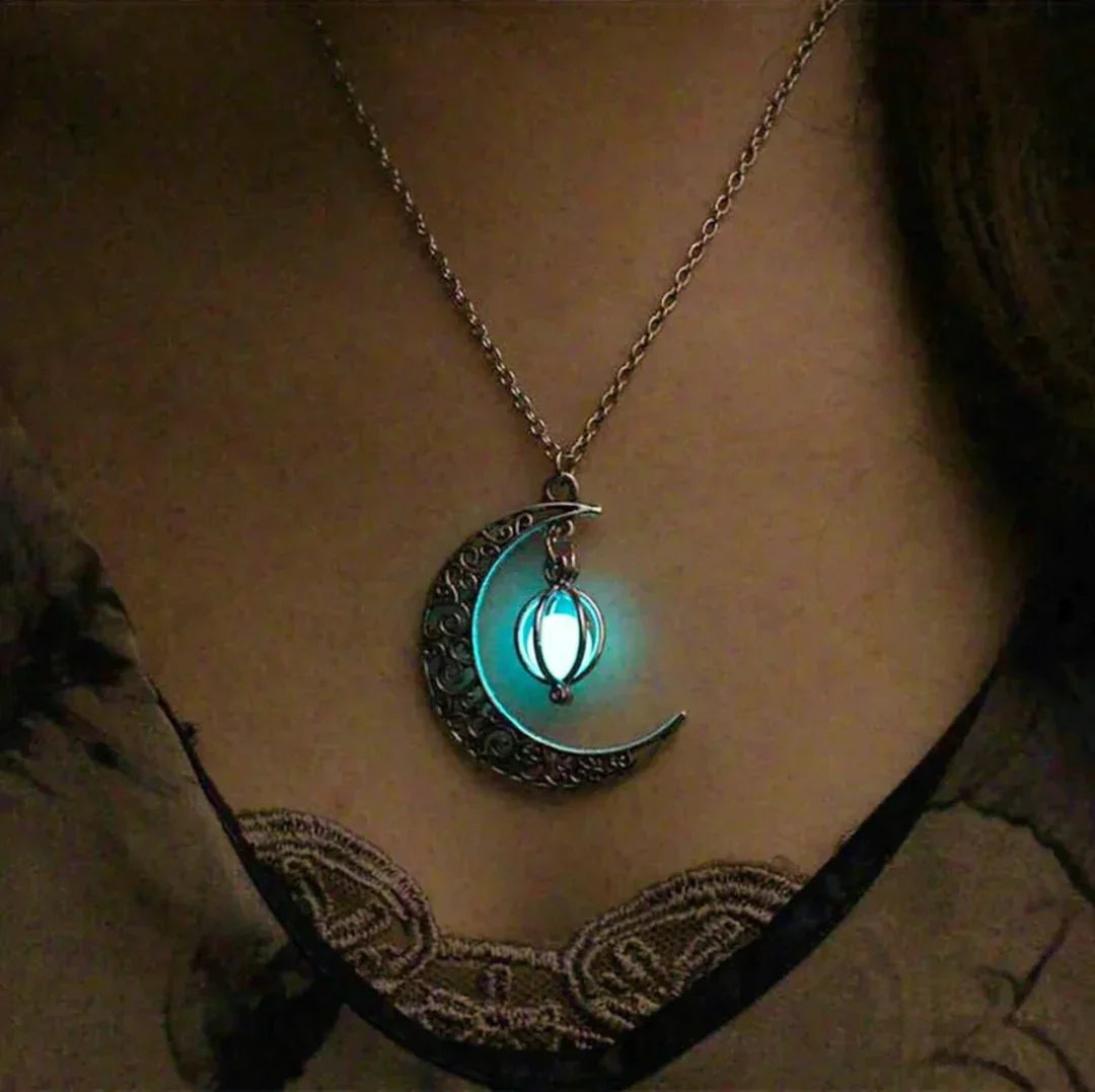 Riley Moonstone Necklace |