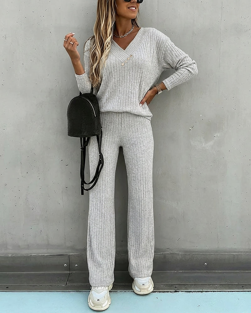Ensemble coordonné en maille côtelée pour femme avec col en V | Manches longues et style jambes droites