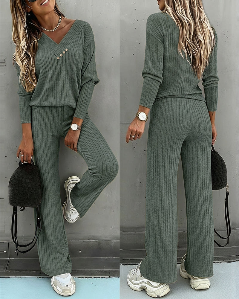 Ensemble coordonné en maille côtelée pour femme avec col en V | Manches longues et style jambes droites