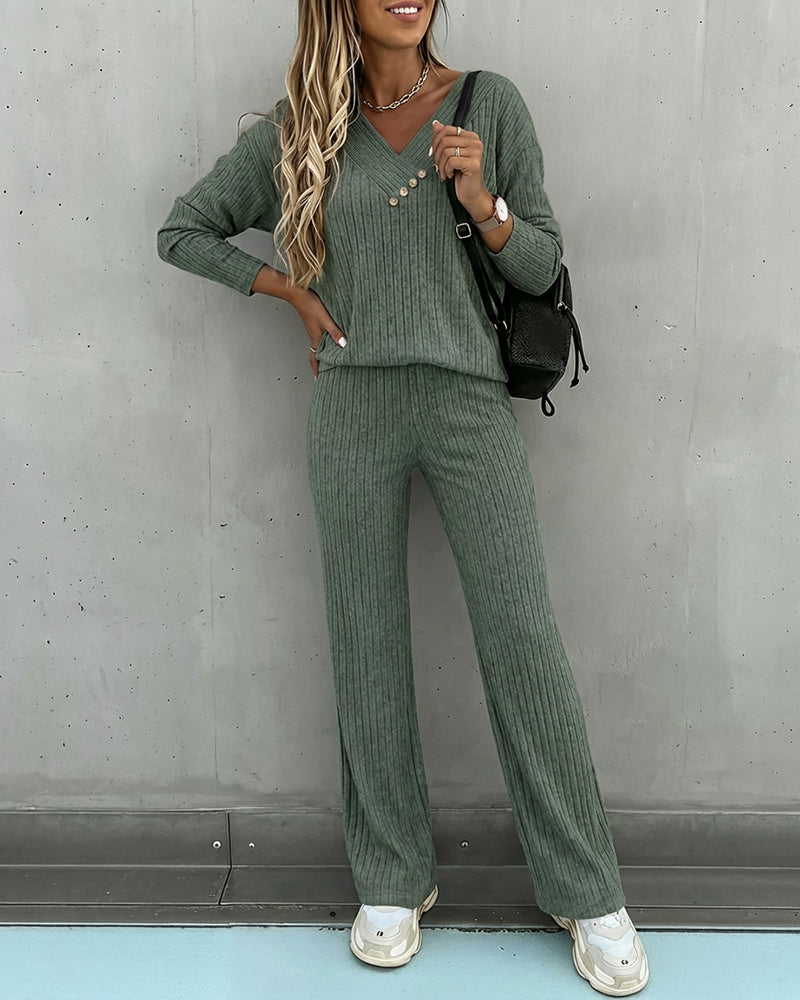Ensemble coordonné en maille côtelée pour femme avec col en V | Manches longues et style jambes droites
