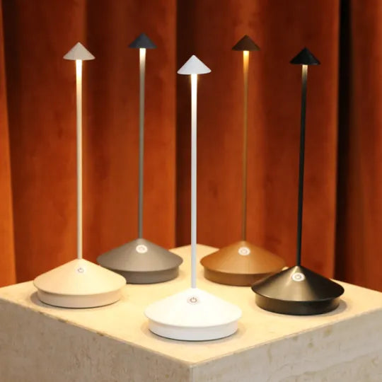 Bezprzewodowa i ładowalna lampa stołowa LED Stolja |