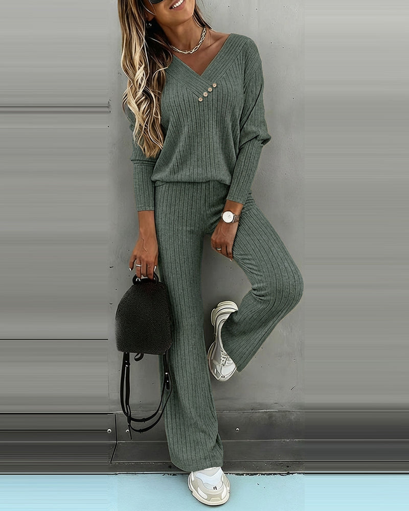 Ensemble coordonné en maille côtelée pour femme avec col en V | Manches longues et style jambes droites