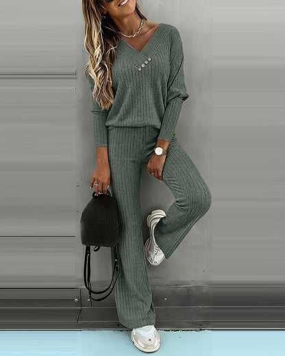 Ensemble coordonné en maille côtelée pour femme avec col en V | Manches longues et style jambes droites