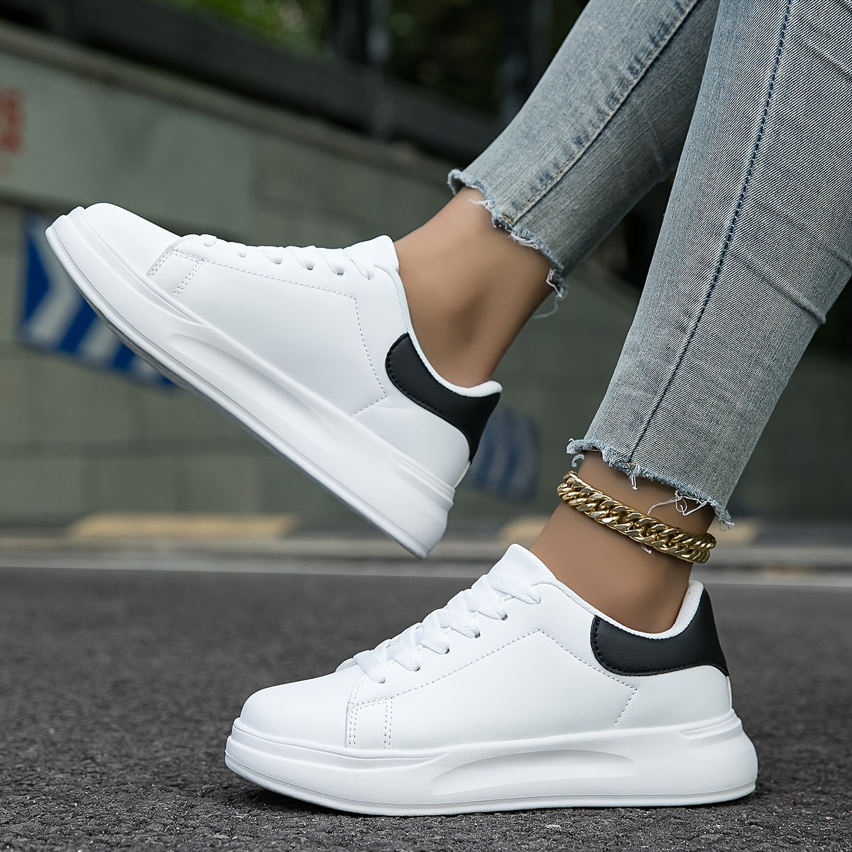 Zapatillas de estilo limpio y cuero para mujer