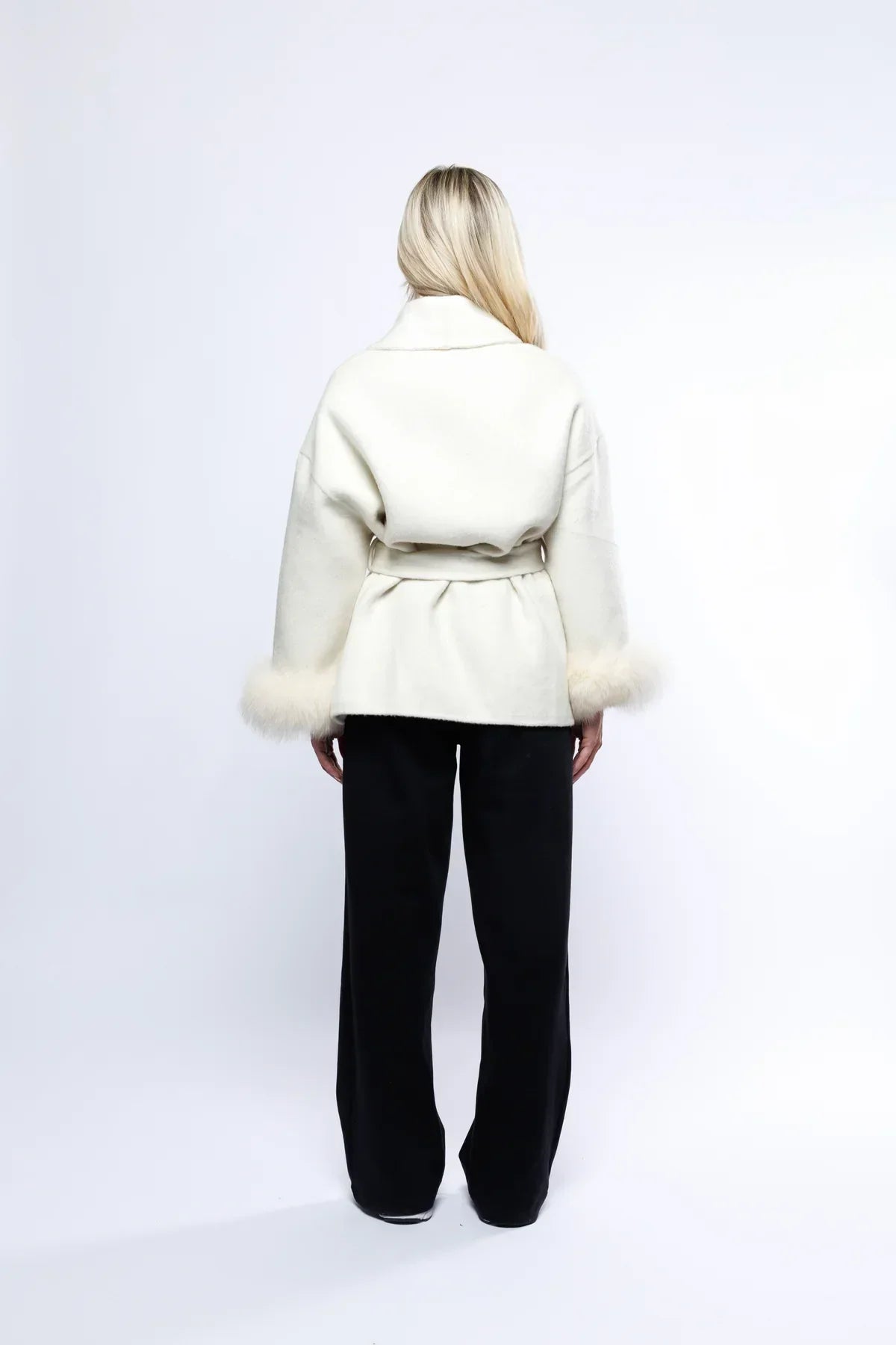 Abrigo cruzado de mujer | Con acabado de piel sintética, estilo oversize
