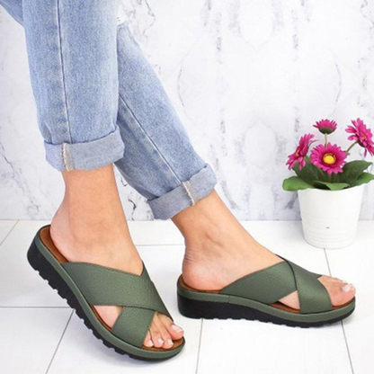Sandales confortables pour femmes à brides croisées | Semelle amortie à plateforme