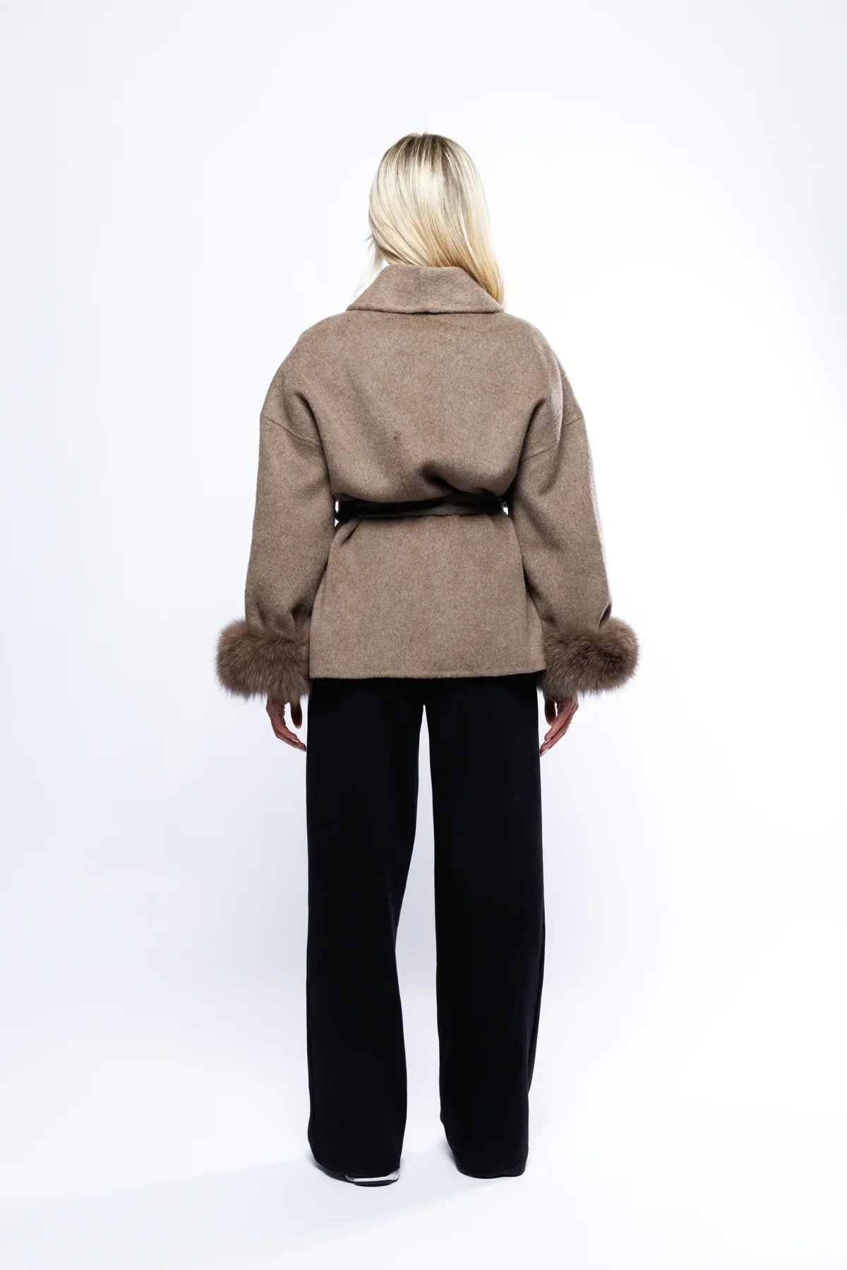 Abrigo cruzado de mujer | Con acabado de piel sintética, estilo oversize
