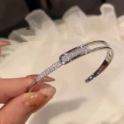 Otwarta Bransoletka Typu Bangle z Musujący Akcentem