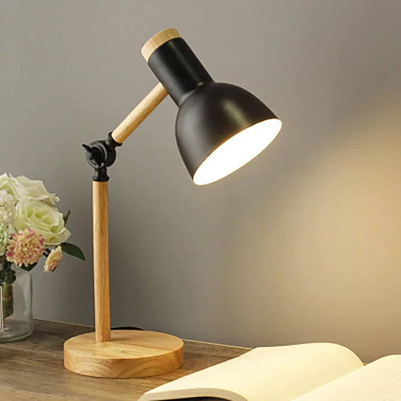 Skandynawska lampa stołowa Lurka |