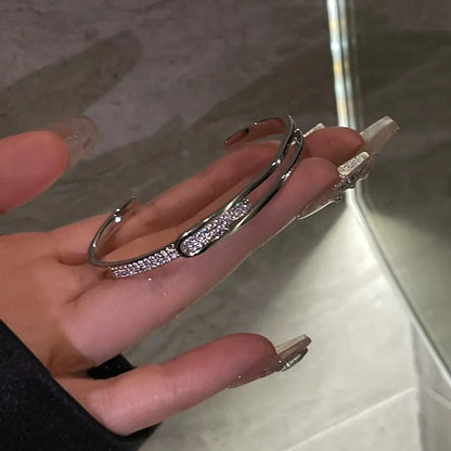 Otwarta Bransoletka Typu Bangle z Musujący Akcentem