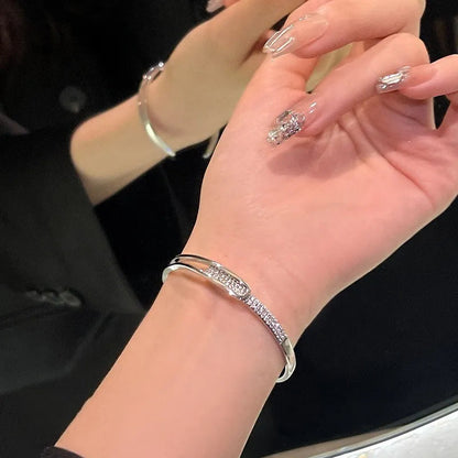 Otwarta Bransoletka Typu Bangle z Musujący Akcentem