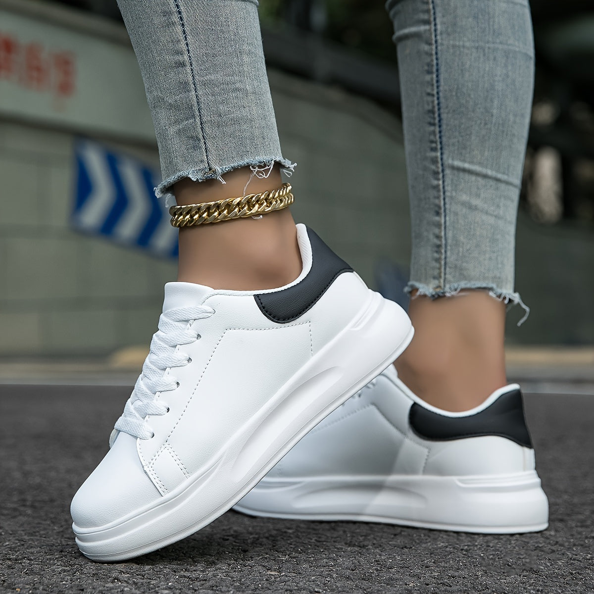 Zapatillas de estilo limpio y cuero para mujer