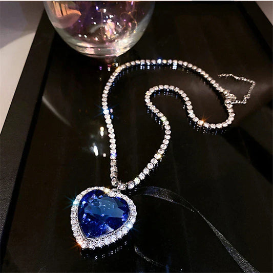 Juliette | Collar plateado con corazón de cristal azul para mujer