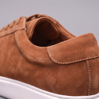 Baskets basses pour hommes en style daim | Design minimaliste épuré